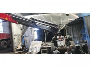 折臂吊室內(nèi)吊裝作業(yè)